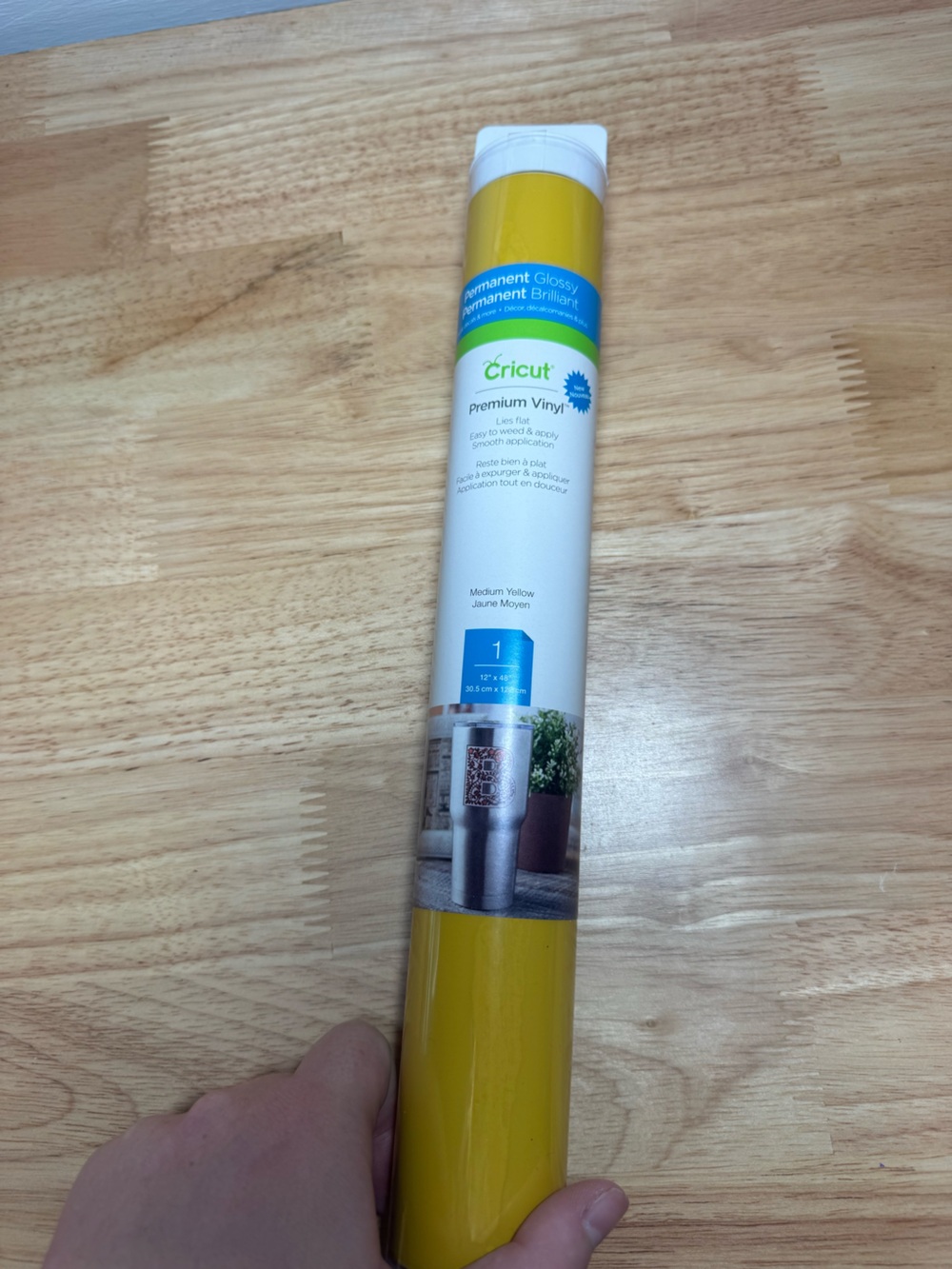Cricut Premium Vinyl Permanent Glossy Roll - Medium Yellow